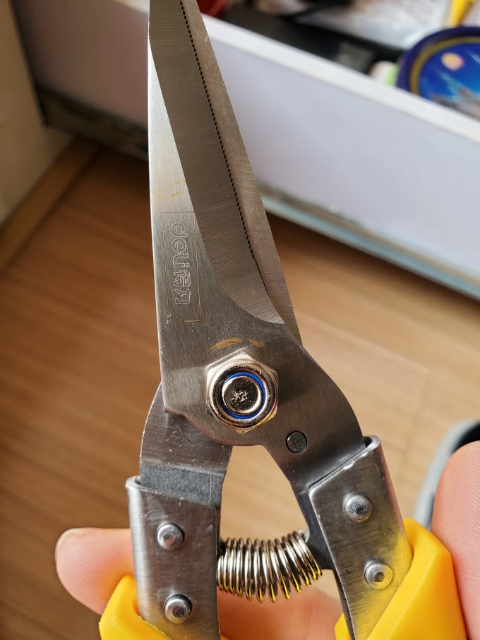 得力工具剪刀