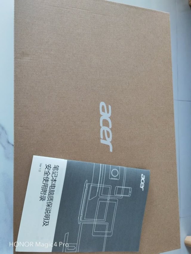 电脑收到第一时间打开，尺寸和我的旧电脑差