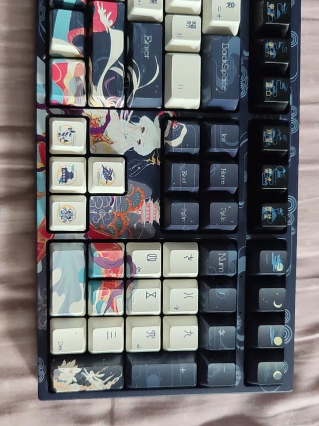 做工精细，品控优良，白天灯光不明显，晚上