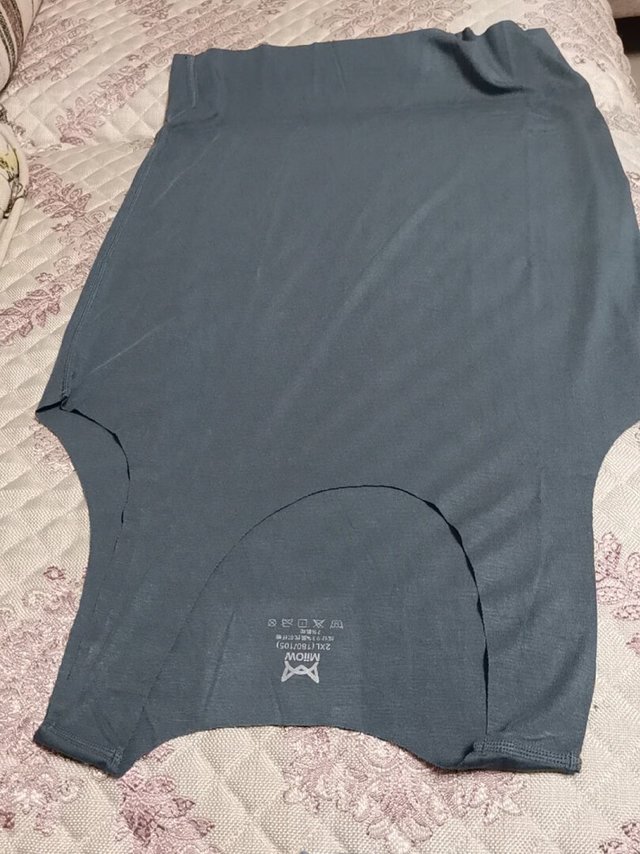
柔软透气舒适，有点小贵，不过挺好穿的，