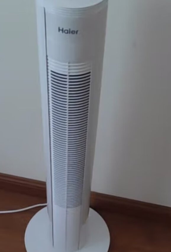 外观设计：外观设计简约，颜色素雅，白色比