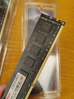 这款ddr3枭鲸8G内存条，刚买就背刺