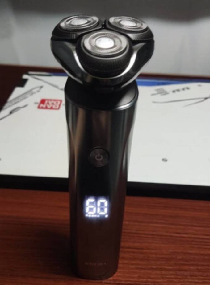 超人电动剃须刀