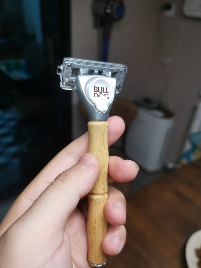 冲外观买的。BULLDog原先是独立品