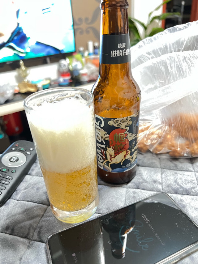 酒标设计感不错，很有国风艺术🎨，第一眼是
