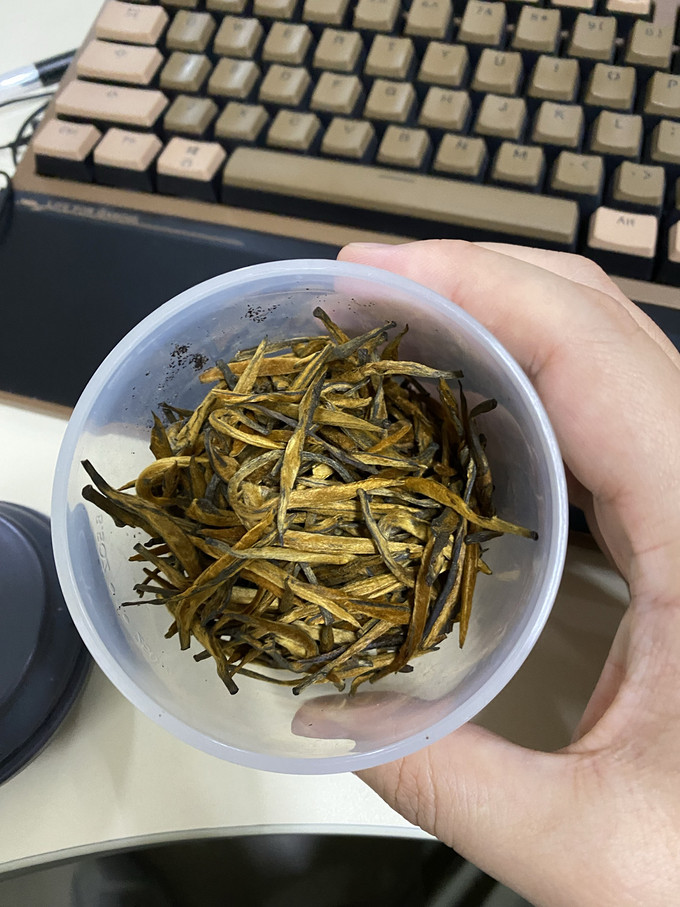 七彩云南红茶