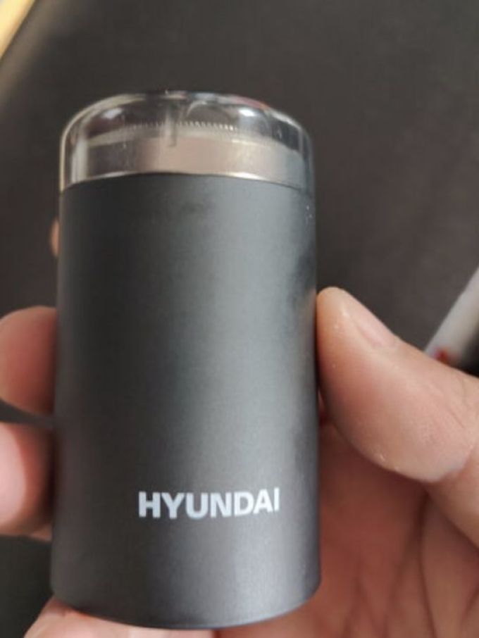 现代电器电动剃须刀