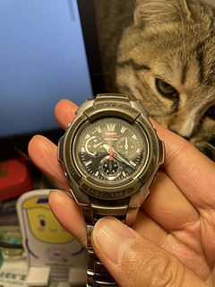 戴了好多年的卡西欧手表，最终还是吃灰了