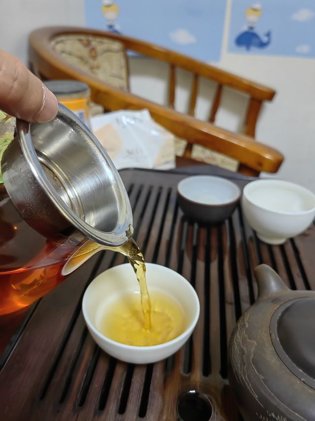 英红九号红茶据说是暖胃的一种茶