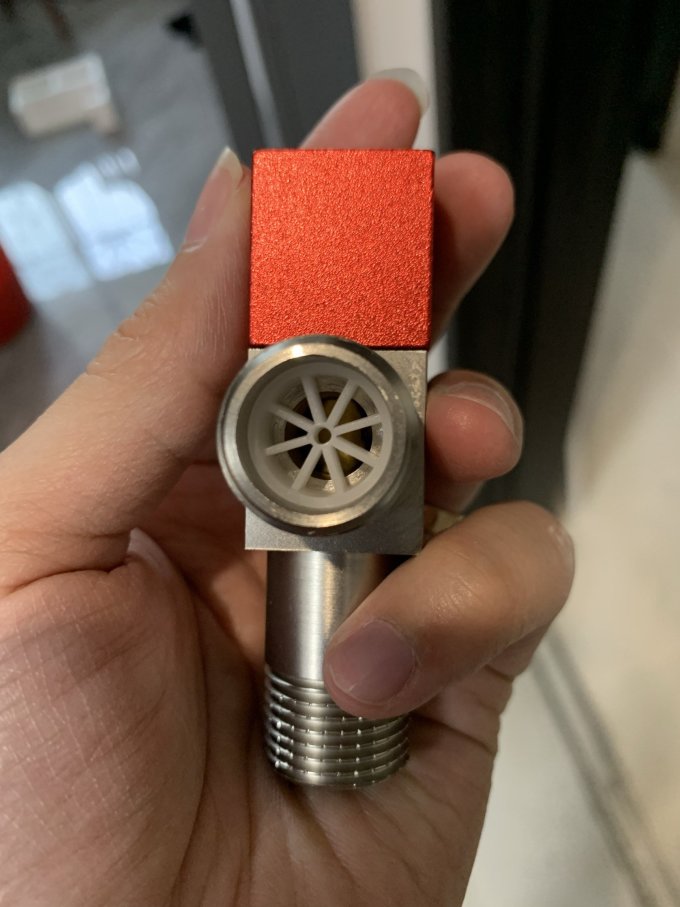 潜水艇角阀