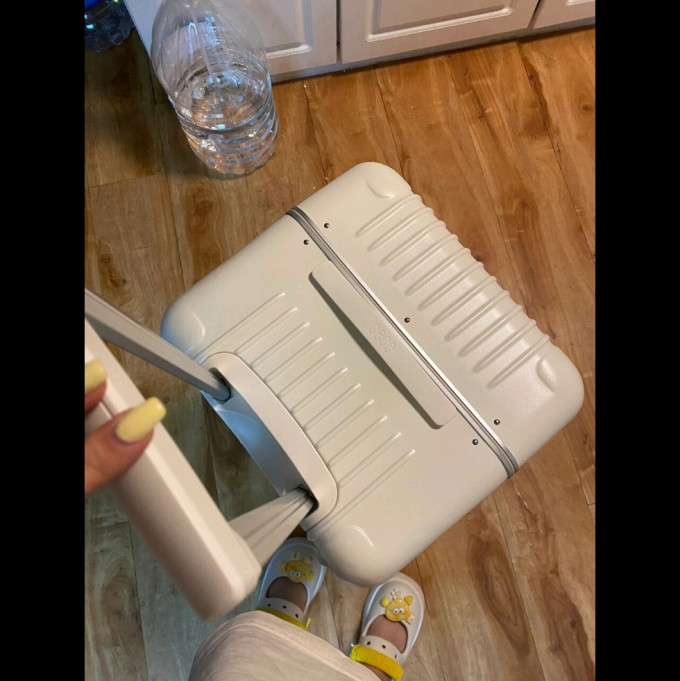 拉杆箱