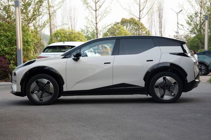 智马达小型SUV