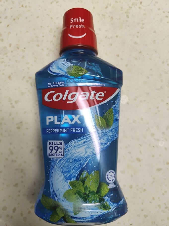 高露洁漱口水