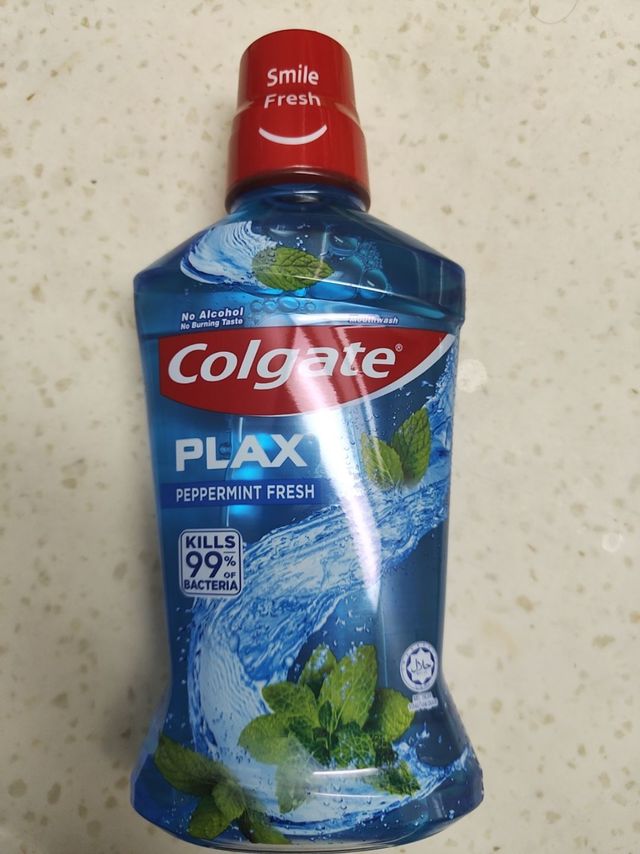 高露洁漱口水