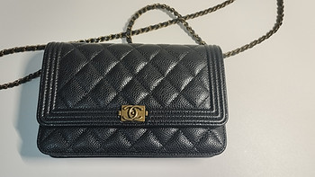 香奈儿Chanel黑色中古包，背起来气质感满满，黑金链条显气质。