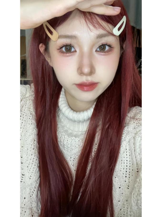 伊娃爱隐形眼镜