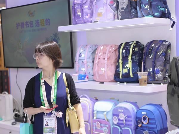帮我家宝贝get了小学生热门同款书包！