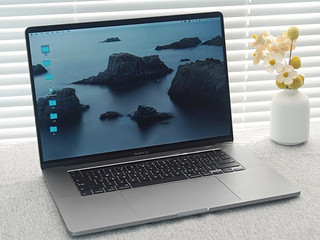 MacBook 高端时尚 笔记本