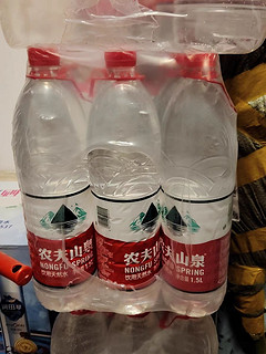 矿泉水