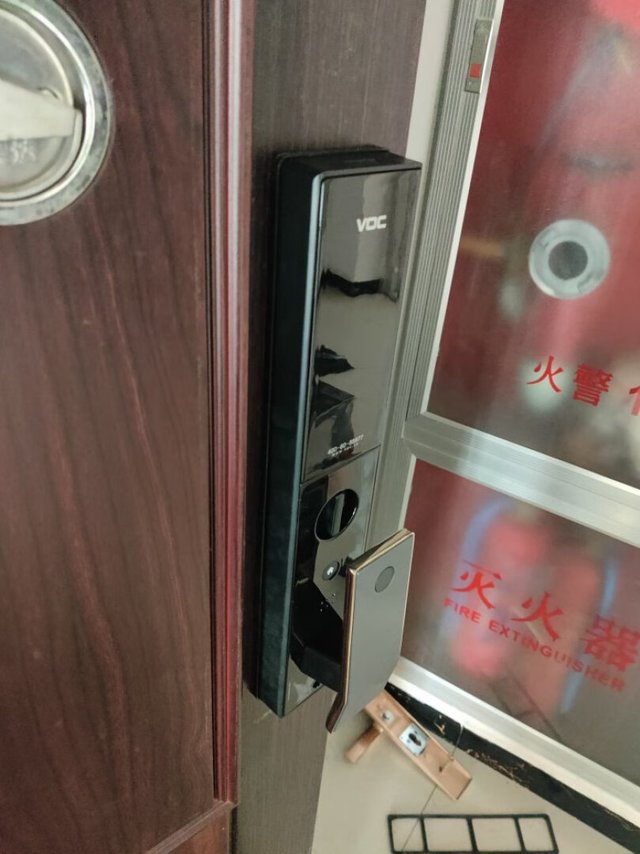 智能锁非常先进又好用，物流非常快，定制的