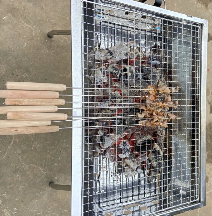 原始人野营烧烤