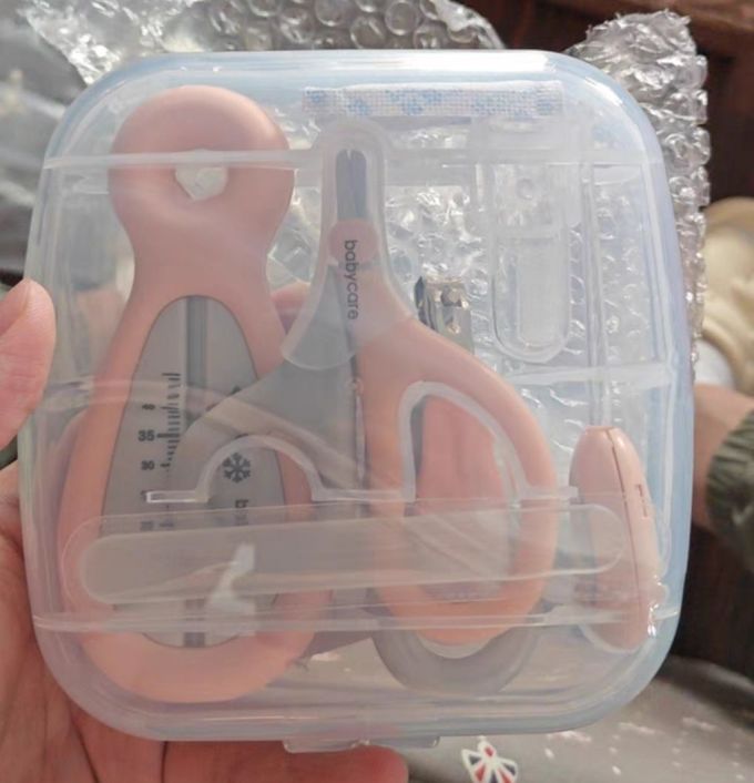 婴儿护理用品