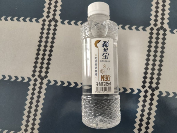 小众品牌的矿泉水天然富硒这一点很棒