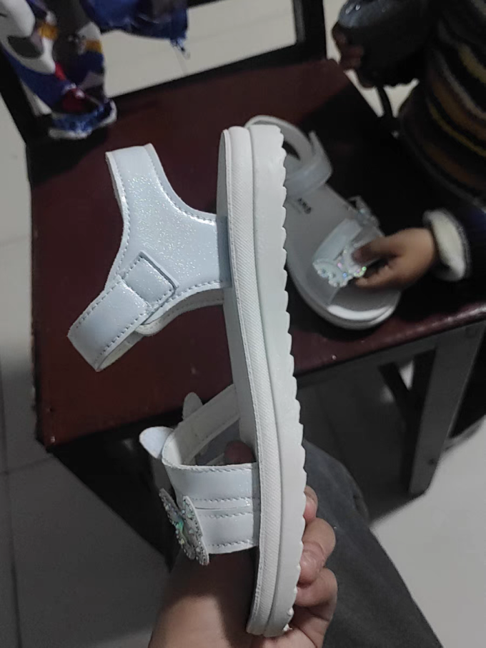 儿童凉鞋
