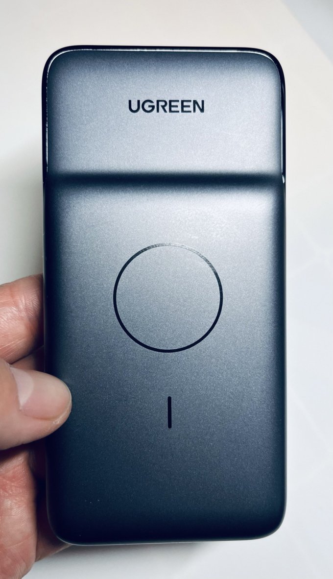 绿联移动电源