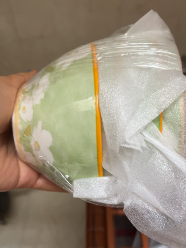 最喜欢这些奇奇怪怪的碗筷，喜欢😘，这个感