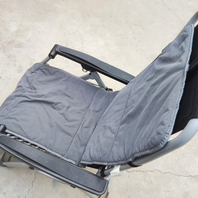 露营少不了的椅子，可坐可躺