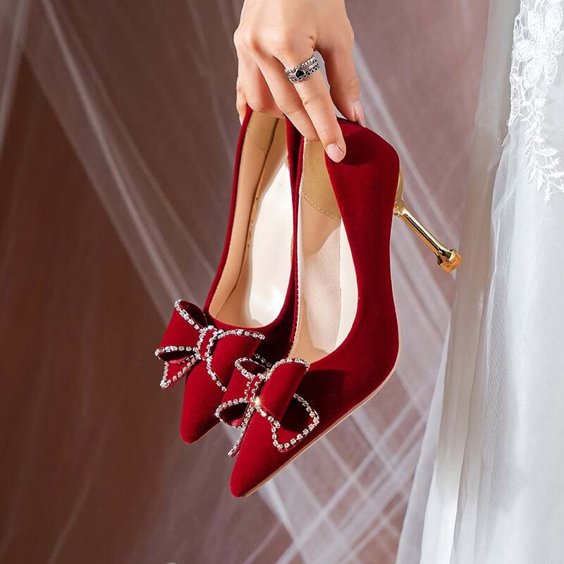 备婚清单分享，婚鞋要选对。