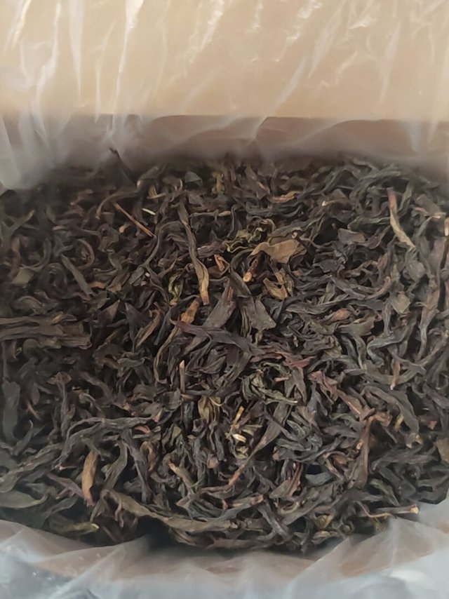 茶叶挺好的，足重，味道还行，茶叶也没有碎