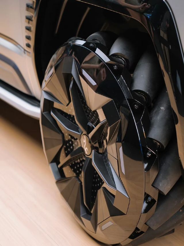 仰望 U8 就是流量密码啊，这颜值真不错