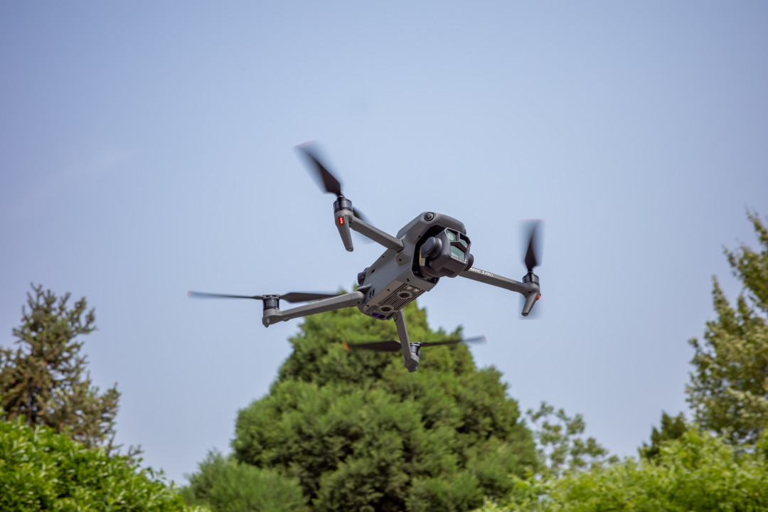 三摄加持带来更多玩法，大疆DJI Mavic 3 Pro首发试飞_无人机_什么值得买