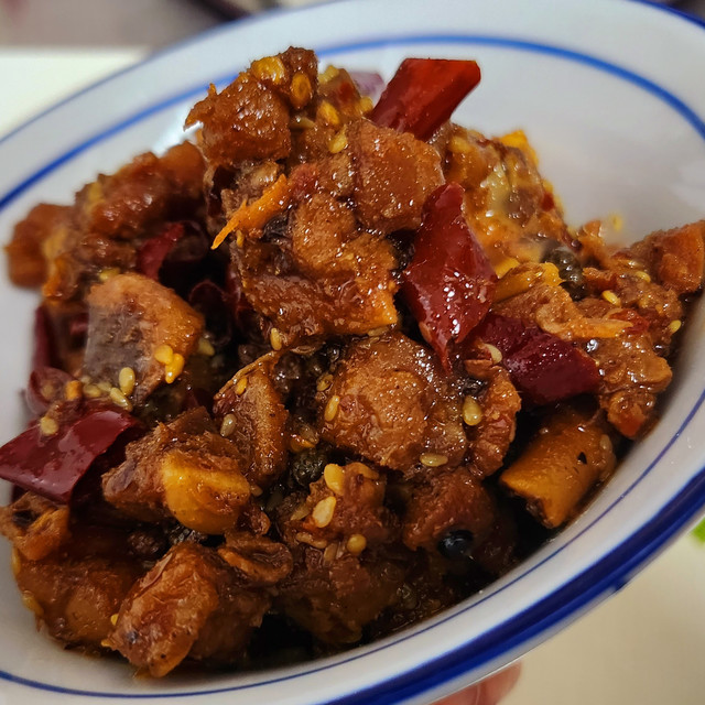 带上我在家炒的土豆鸡丁去露营