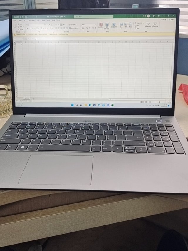 商品很喜欢，不管是外观，性能，操作各方面