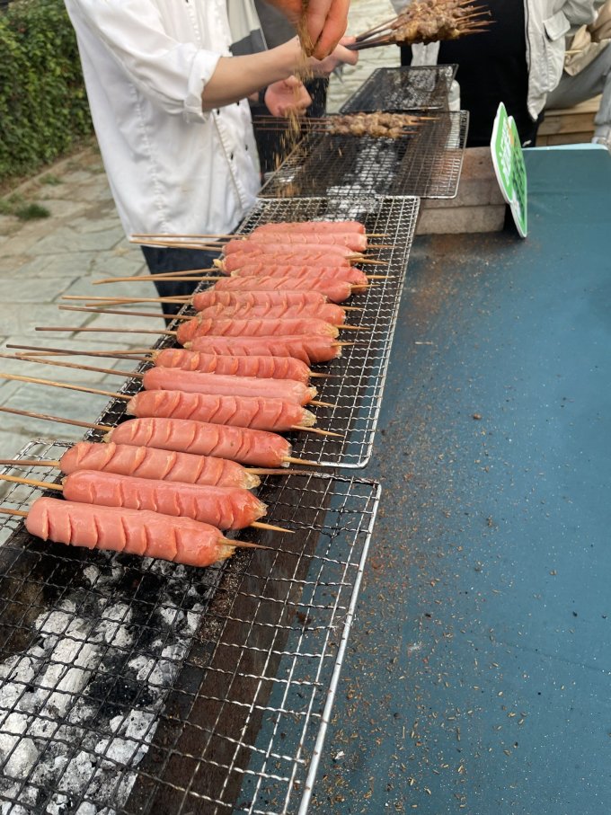 巴黎水起泡饮用水