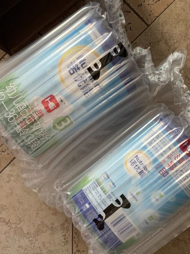 
宝宝一直都是喝这个牌子的奶粉，粉质细腻