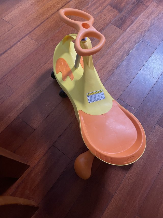 米迪象扭扭车侧翻王