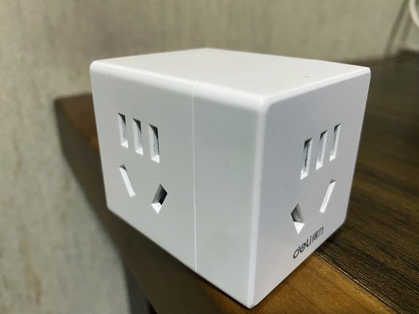 便宜好用，得力一转三转换5孔电源插座