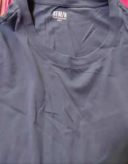 森马基础版纯色短袖衫，价格便宜，推荐！