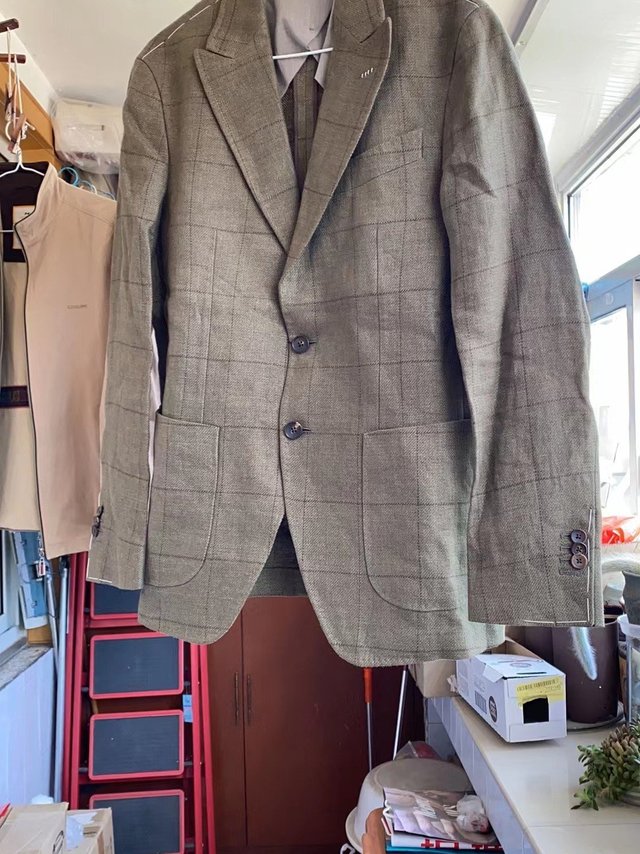 入手亚麻材质西装就要做好打理的准备