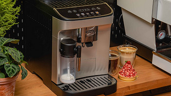 早八人没时间只能喝速溶？德龙 E LattePlus 全自动咖啡机，让你每天一键get现磨咖啡！