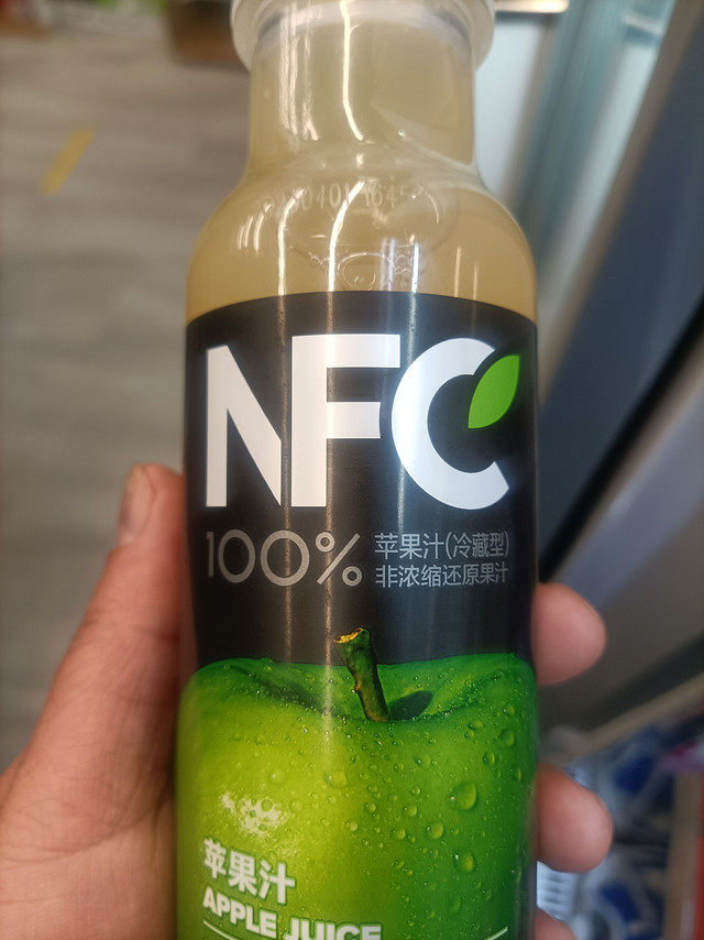 带着农夫山泉 NFC果汁去露营