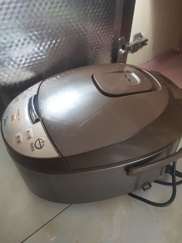 实用的电饭煲
