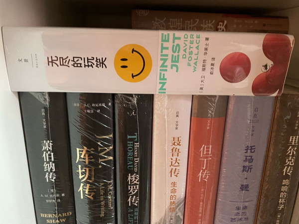 等了好久好久这本书终于也是出版出来了,这