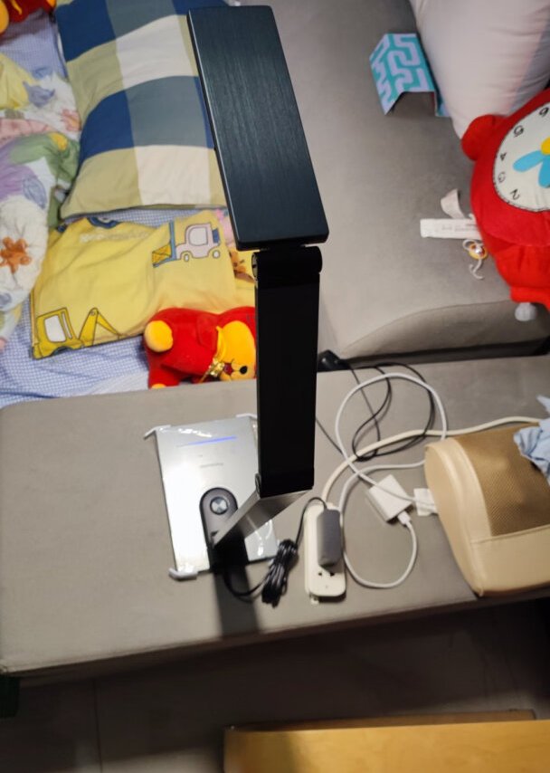 孩子渐渐的大了，需要一个灯，用来读书学习