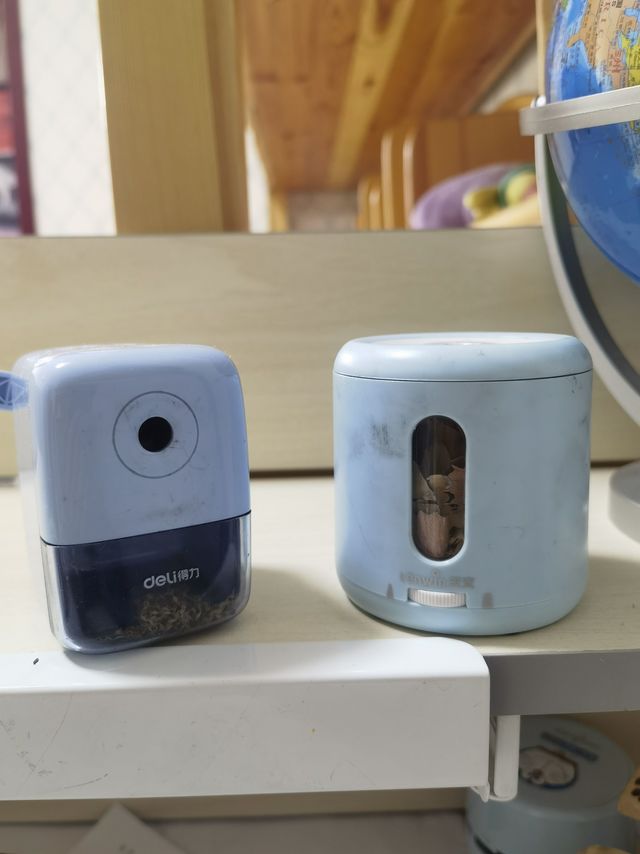 废妈男孩的妈妈说：转笔刀，买手摇的！