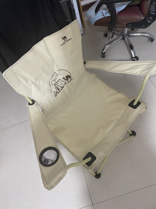 这款折叠椅子，很柔软，坐着舒服不废腰，后